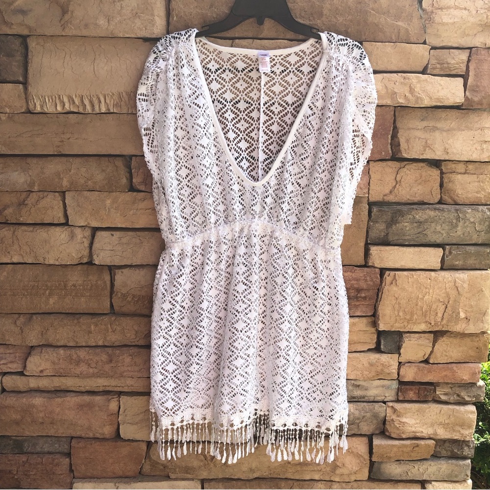 Bongo Plus white swim tassel cover up Like New 1X